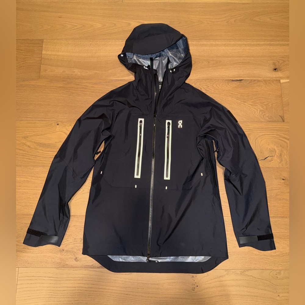 NWOT On Running Black Waterproof Jacket